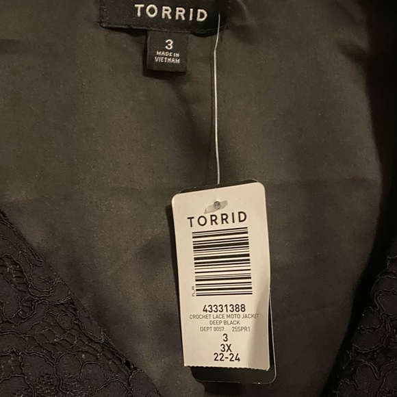 Torrid Black Crocheted Lace Moto Jacket Size 3X - NWT! - Picture 7 of 8